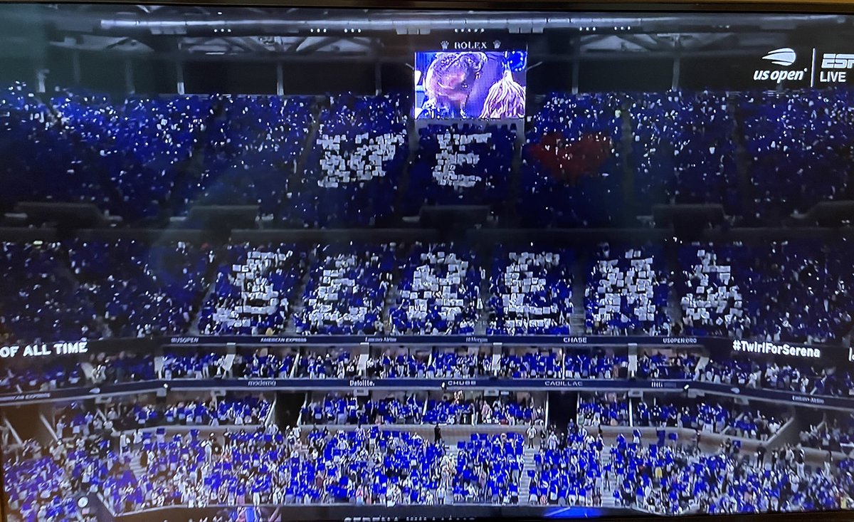 crystal_build's tweet photo. What a moment at the US Open. 20k fans celebrating Serena Williams tonight. Her family. Also, that baby 🥹🥹 https://t.co/UfU5698Fr2