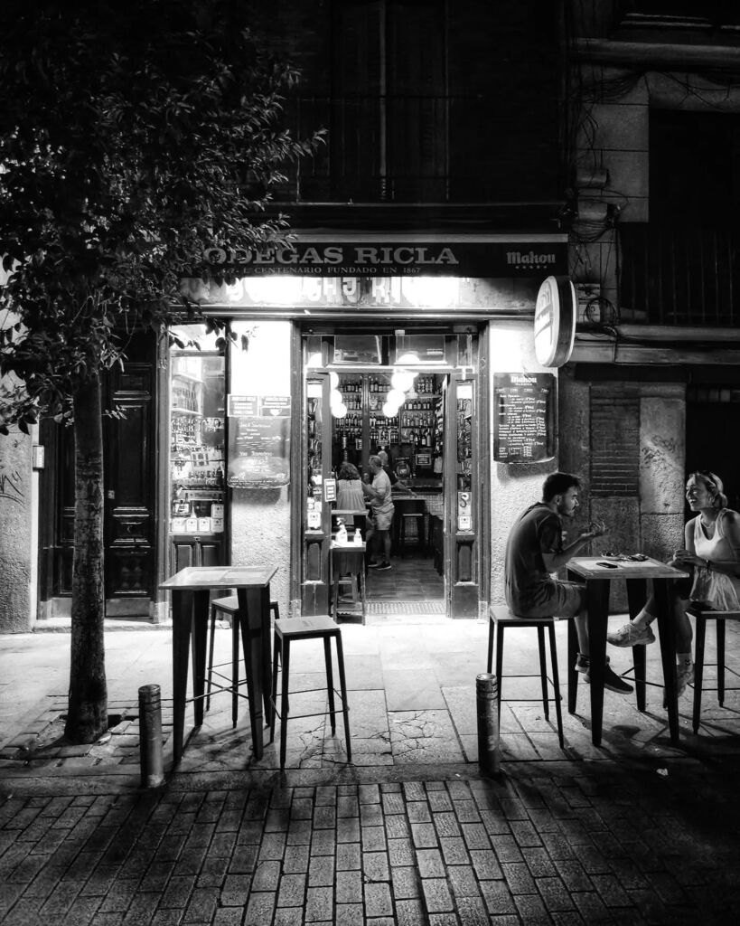luzfosca's tweet photo. Tapas and a drink
Madrid, Aug 2022
.
.
.
.
.
#fernandoaestevesphoto #show_image_bw #bnw_and_noir #bnw_lightandshadow #bnw
#eyeshot_magazine #hikaricreative #fisheyelemag #eyephotomagazine #scacco_matto_ #storytelling_hub #eyeshotmag #lensculture #ig_legi… https://t.co/ZZvgfUsnjk https://t.co/0kIIAPizlb