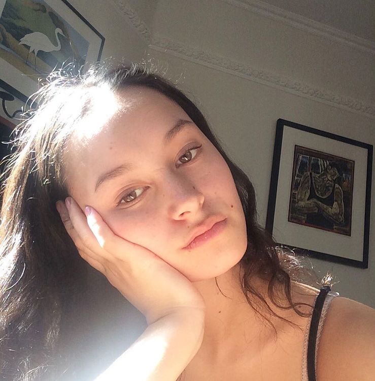 scissortit's tweet photo. HER. https://t.co/sIK5IDTCp9