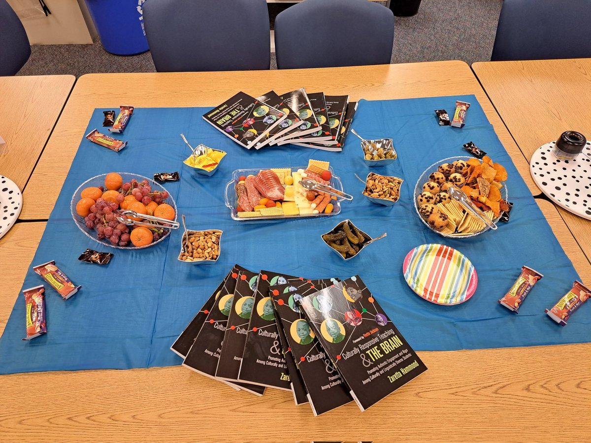 Culturally responsive teaching and charcuterie....does it get any better?! 🤣

Beyond inspired by the passionate devotion of our staff to our students,their families,and one another.   Together we rise.  💙💛
#lincolnlove 
#lincolnfamily 
#100yearsofexcellence 
#ourgreatestrace