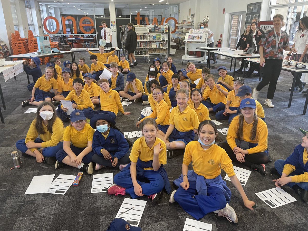NthSydDem's tweet image. Year 4 students exploring stem projects designed by Year 8 Cammeraygal students on Inspiring Australians @NSWEducation #thedem #cammeraygalhs #communityofschools #stem
