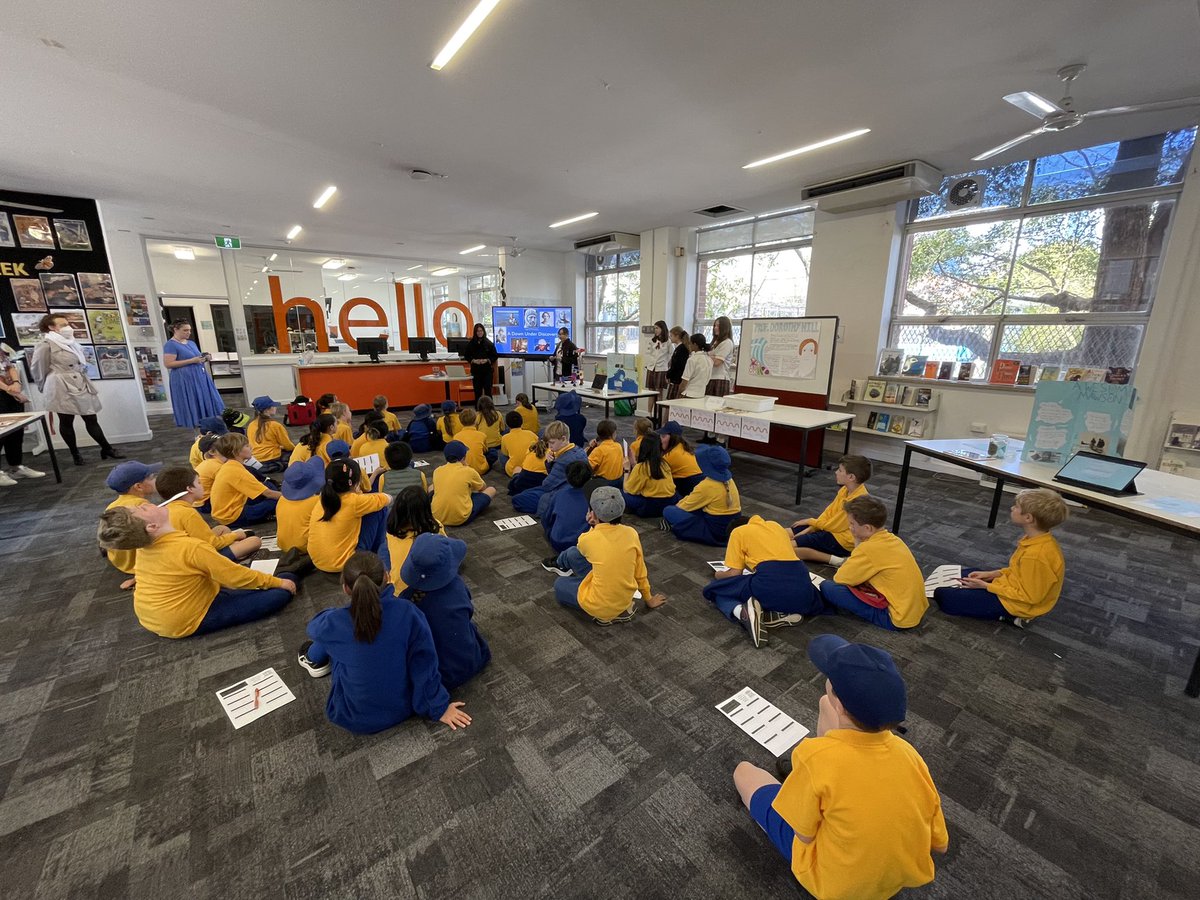 NthSydDem's tweet image. Year 4 students exploring stem projects designed by Year 8 Cammeraygal students on Inspiring Australians @NSWEducation #thedem #cammeraygalhs #communityofschools #stem