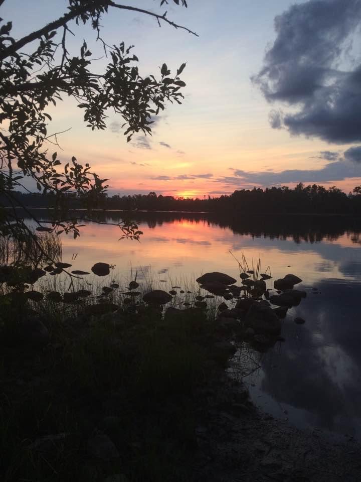 lcoconoel's tweet photo. @DanRather At the edge of the Boundary Waters Canoe Area in Ely, Minnesota. https://t.co/pKi9kWyMJP