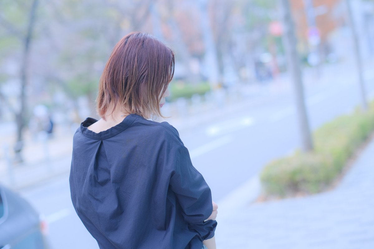 UWearJP's tweet photo. Q.50代でも違和感のない大人なカジュアルコーデは?
A.#leeap では年齢と雰囲気に合わせたコーデをご提案しています。麻シャツは清涼感があり、50代の大人な男性に似合うカジュアルアイテムです。さらに濃い色のデニムを合わせると落ち着いた印象の大人なカジュアルスタイルになります。 https://t.co/f5om71rKAG