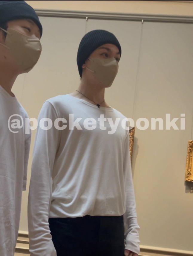 pocketyoonki's tweet photo. I WANT YALL TO SEE THE WAY VERNON WAS LOOKING AT US WHEN WE SPOKE TO HIM AND HOW HIM AND HIS MANAGER LAUGHED AT WHAT KELLY SAID SO BAD BUT IM SCARED TO POST SO HERE #BeTheSuninDC #SEVENTEENinDC #SEVENTEEN    #seventeenworldtour #BETHESUNwithSVT https://t.co/kLbO4xlDqy