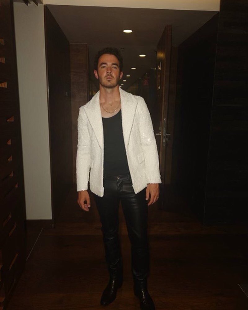 kevinjonas's tweet image. Mexico City Night 1 tonight! Let’s go!! 🇲🇽