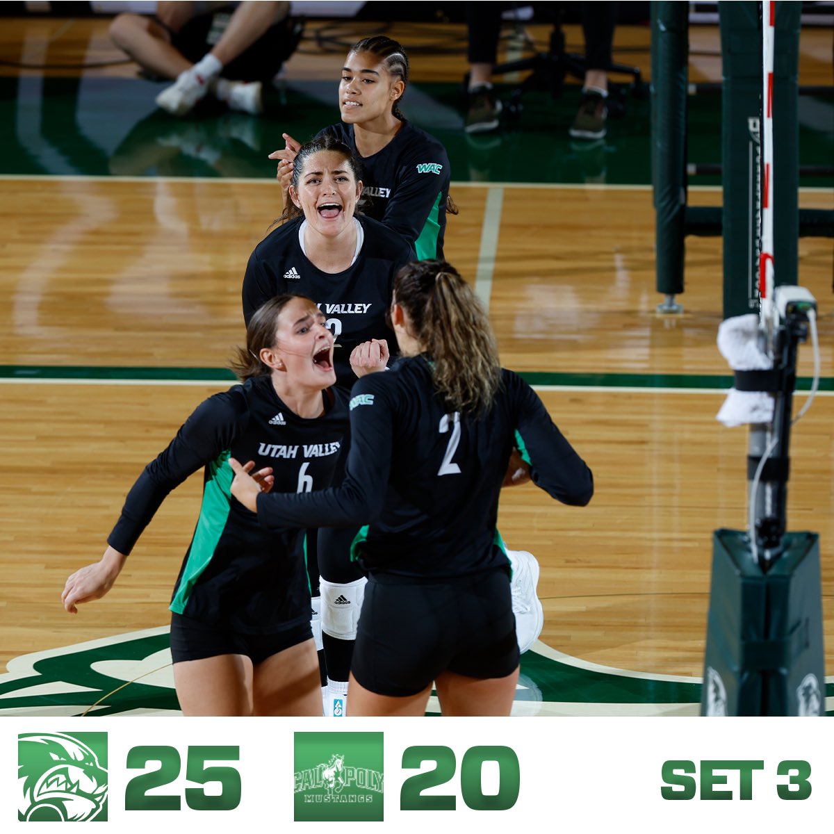 UVUwvb's tweet photo. Set three
#GoUVU #Volleyball #GameDay #SetThree https://t.co/dODWJMs7Du