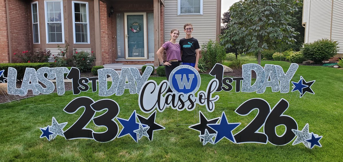 TammyRecruiting's tweet photo. First day for my 2 Warriors! 💙🖤💙
Class of 23, Class of 26!
@ahhamka @WalledLkSchools @WLWWARRIORS https://t.co/fWgEqIApYm