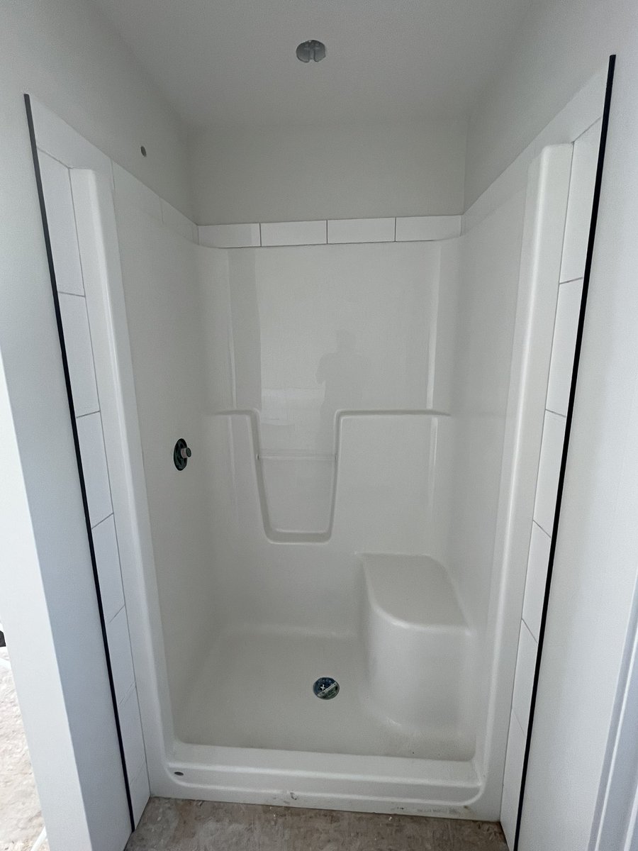 cgj_tile's tweet photo. Did you know that there are several #schluter trim finishes? 

Using a black trim can make an ordinary finish extraordinary like in the photo below.  

(Keep in mind, some trims need to be pre-ordered a month in advance of the install)

#tile #tilesetter #reddeer #centralab #reno https://t.co/QmVa5Nj8S1
