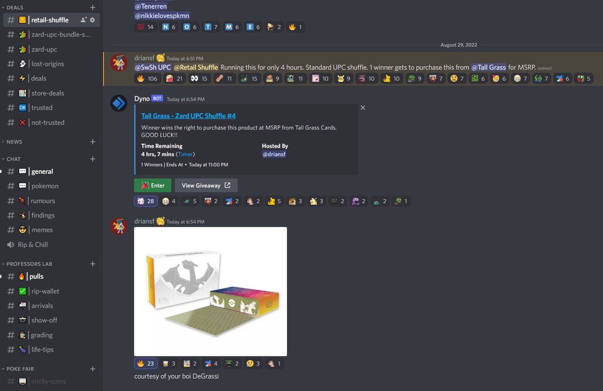 pdc_adrian's tweet photo. @TallGrassGaming with the random Charizard UPC drop in our server. Shuffle runs for 4 hours, get in here.

1⃣ follow us &amp; @TallGrassGaming 
2⃣ like &amp; RT
3⃣ (important) join:
https://t.co/9YnKNsRqLy

Click the big green button!!! No FOMO, because we have more on the way 🤟 https://t.co/JnAzjXz25c