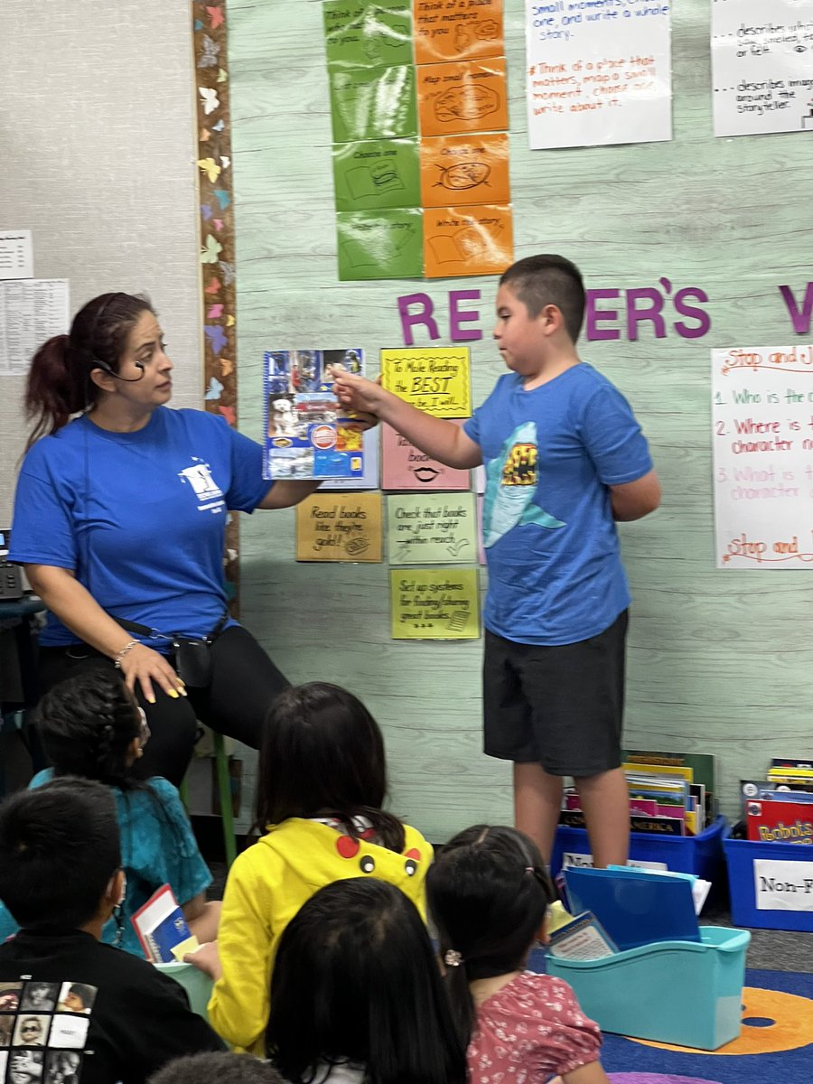 Fernandez_Jess_'s tweet photo. Our 3rd graders from week 1 sharing their personal notebook to week 3 writing up a storm! #wearewriters #writersworkshop #unitsofstudy @shelynsharks @TeacherMCrosby @rusdkids https://t.co/RYZ7JcF1Pw