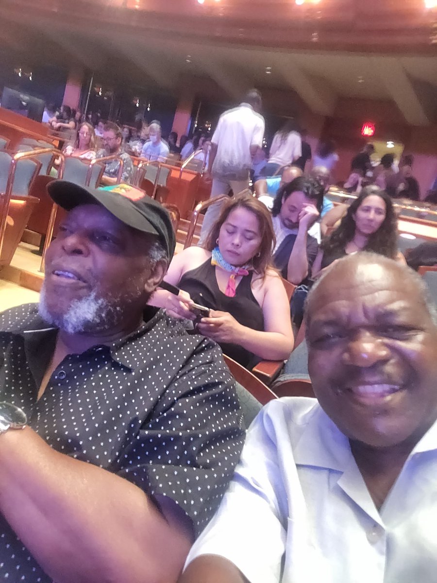 CourtneySlue's tweet photo. Had a nice time at the @NJPAC show with the #biggabaggariddim tour with #UB40 #bigmountain #maxipriest #originalwailers Here with #JeffSarge of WFMU 🙏🏿Big up #sidmills #courtneybless #truthfulvision #reggaemusic @CourtneySlue https://t.co/jUeAxDL12v