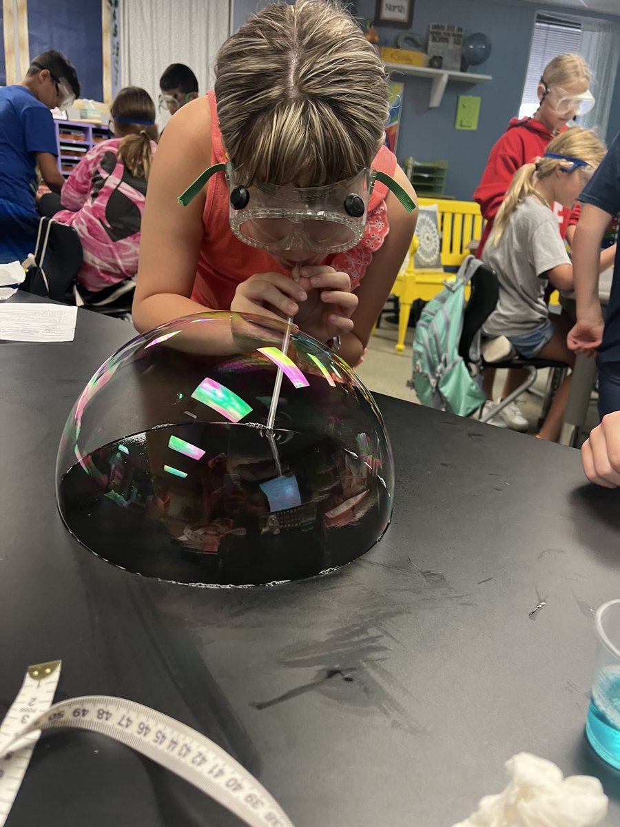 What's poppin' in 5th grade science you ask? Our Bubble Bonanza lab! 🫧 Students are busy using the scientific method to conduct a simple experiment to figure out which brand of dishsoap produces the biggest bubble! #burstingwithknowledge #aesmakeyourmark