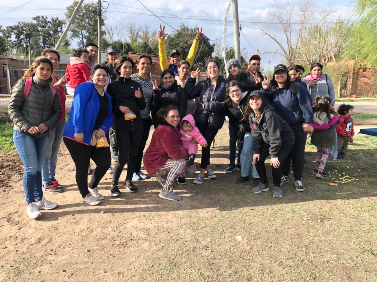 jppmescobar's tweet photo. DÍA DE LA NIÑEZ EN EL BARRIO AMANCAY. 🤹‍♀️🤸‍♀️🥳

Festejamos el día de nuestros únicos privilegiados en la plaza Sabino Navarro del barrio Amancay. 

https://t.co/dLwJvNGp8f https://t.co/XtepQWTS6c