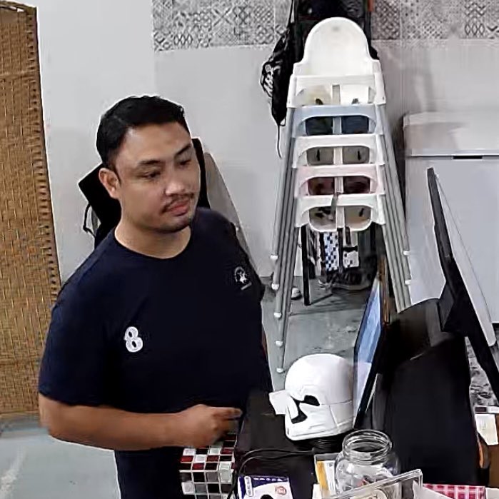 tastytheorycafe's tweet photo. Tolong RT muka scammer ni sampai orang Ipoh kenal muka dia. Dan peniaga-peniaga lain tak jadi mangsa. 

Hati-hati peniaga Meru Ipoh https://t.co/fR0GayxFlh