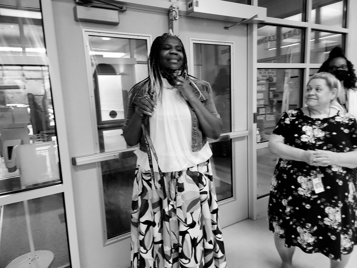 NESAPKJones's tweet photo. @NorthsideES First Day of School 2022-2023! Looknat our amazing @4thNes
Teacher Heroes!!! 🤩👍🏿🍎
#APKlife💙🧡💙 #year19🍎 #NavigatorNation #ThinkAndActDIFFERENTLY @chccs @CSharplessNES @SymonsSpeaksUp @drashaunaharris @CHCCS_Leaders https://t.co/sewot4juYP