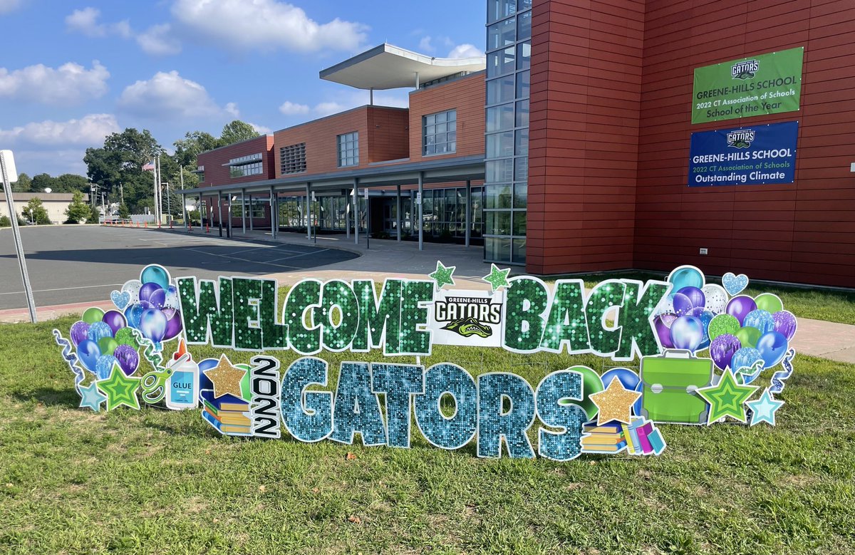 erikakoz's tweet photo. Best part of my day was kicking off the school year as a Greene-Hills Gator!! It truly was an amazing first day of school with all of our fabulous students and dedicated staff! ๐๐#GHSGators #180FirstDays #GreatDaytobeaGator #DreamswithoutLimits @BristolCTSchool @GHillsGators https://t.co/CBqKuaw781