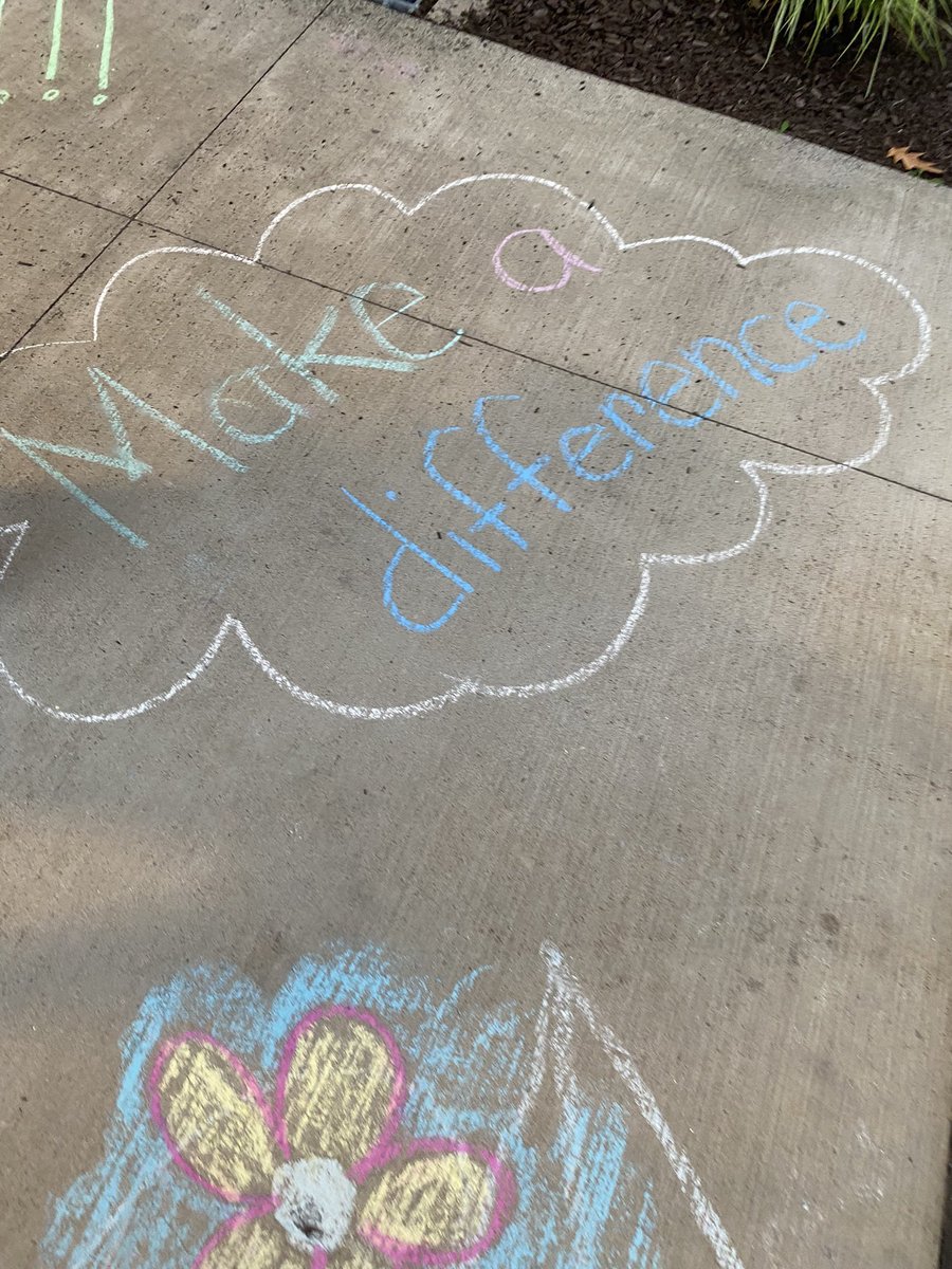 erikakoz's tweet photo. Best part of my day was kicking off the school year as a Greene-Hills Gator!! It truly was an amazing first day of school with all of our fabulous students and dedicated staff! ๐๐#GHSGators #180FirstDays #GreatDaytobeaGator #DreamswithoutLimits @BristolCTSchool @GHillsGators https://t.co/CBqKuaw781