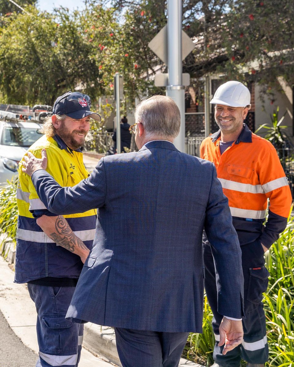 AlboMP's tweet photo. Thanking workers for what they do is so important.

And for our Government, it’s about more than words.

It’s about building an economy where hard work means you can get ahead.

That’s why we’re holding the Jobs and Skills Summit this week. https://t.co/R95pGYxdIC