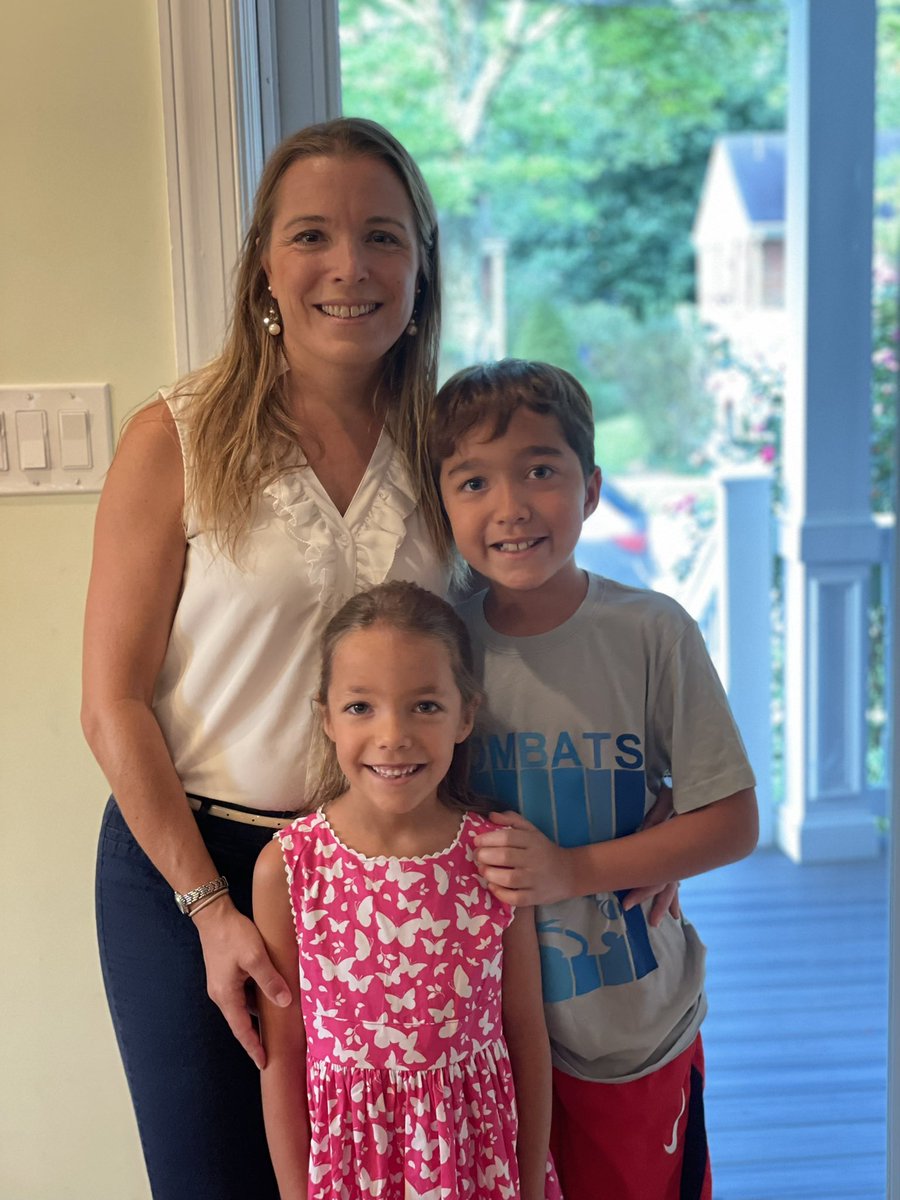 orgANNEizedKaos's tweet image. And we’re off to first grade, sixth grade, and year 18 of teaching!Welcome back! #MCPSFirstDay