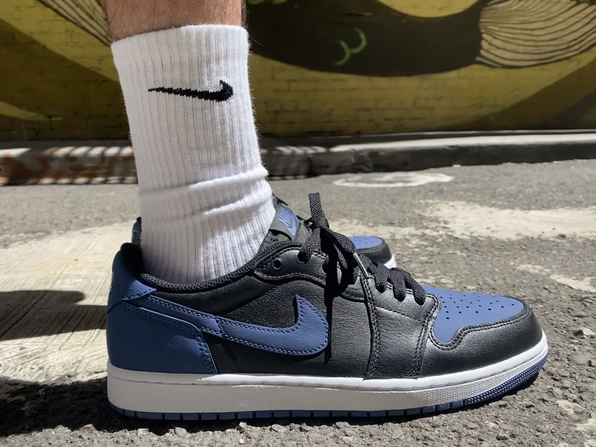 FriscoJonny's tweet photo. What did you wear today? #lowlife #aj1low #jordan1 #mysticnavy #oglow https://t.co/HMh2bqSHY7