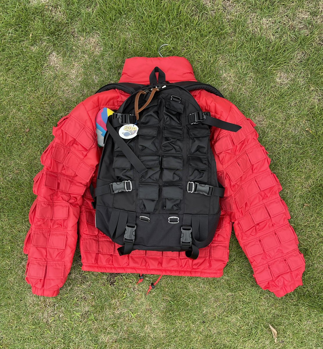 yallrocksick's tweet photo. パラサイトポケットコーデ。
ポリスベストにバックパック合わせると、ポリスベストのポケットが見えなくなって意味なし👮♂️
#GENERALRESEARCH
#PARASITEPOCKET
#パラサイトポケット
#URBANRESARCH
#グレゴリー
#GREGORY
#PARASITE
#nexusvii https://t.co/f5a0cwlUDc