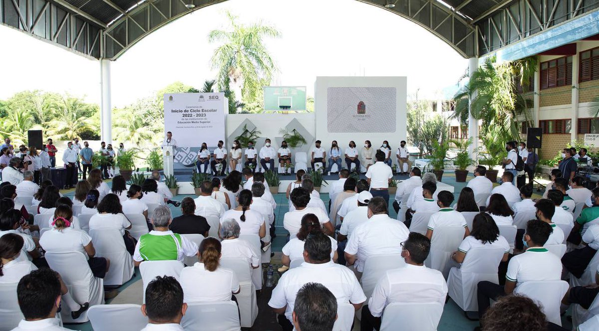 CarlosJoaquin's tweet photo. Inicio ciclo escolar 2022-23, educación media superior desde @cecyteqroo #Chetumal. Hoy, todos los y las jóvenes de #QuintanaRoo tienen acceso al Bachillerato. Mi reconocimiento a maestras y maestros  que hoy preparan a nuestra juventud. @EducacionQR @SEP_mx @yensunniOPB https://t.co/DkxXWT3atV