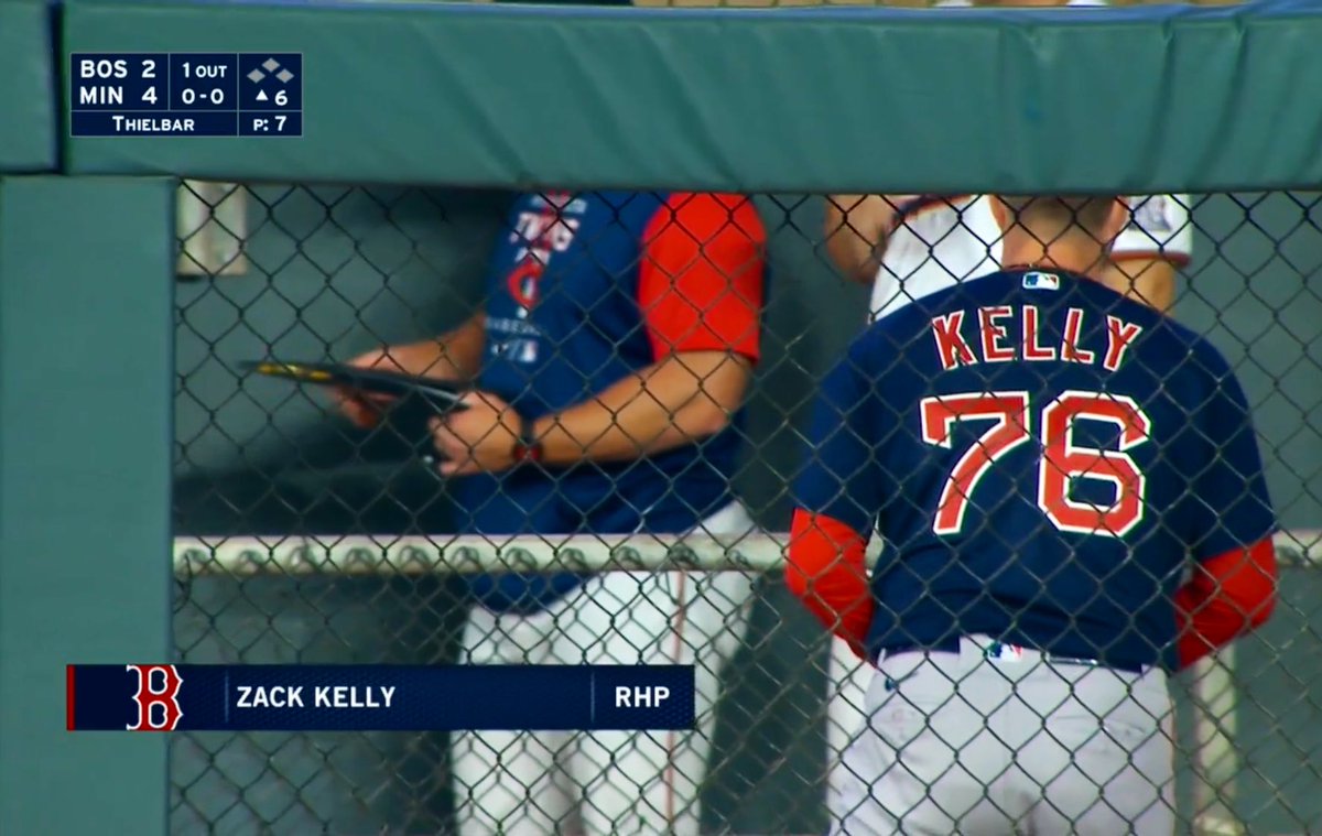 Zack Kelly calienta para hacer su debut