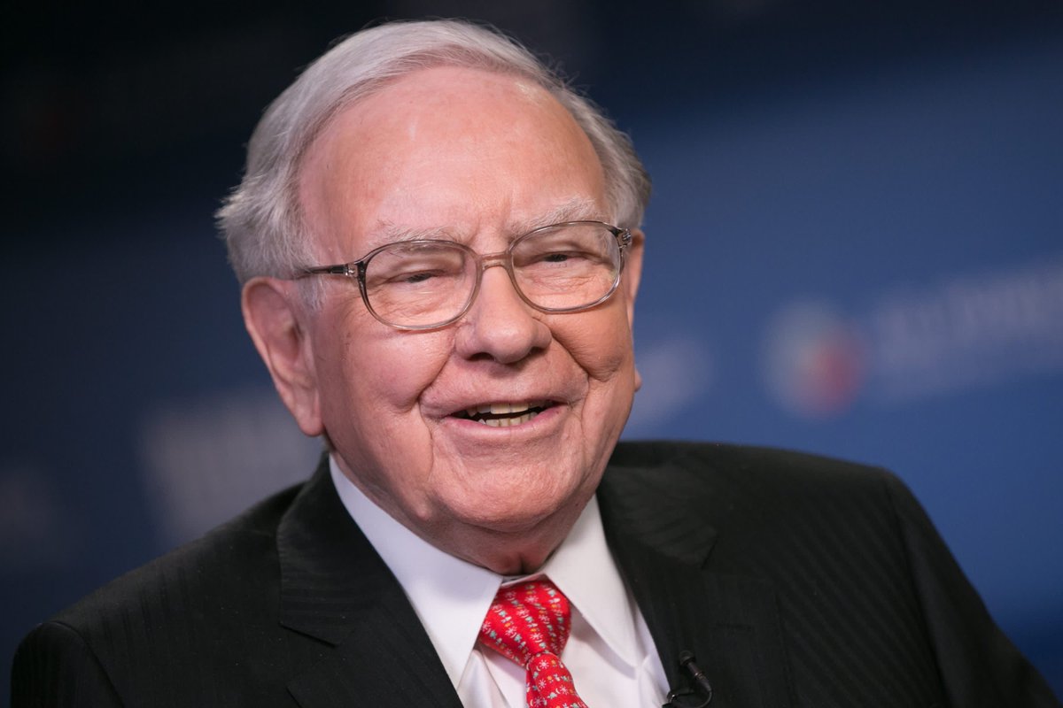 DividendGrowth's tweet image. Warren Buffett turns 92 tomorrow

Here is a thread with 92 investing lessons I learned from him:

1/93