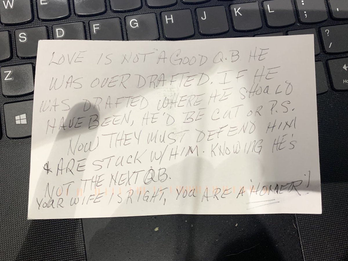 MarquesEversoll's tweet photo. Lol I just got this note — which was mailed to the station — without a return address.
In response to me suggesting Jordan Love has (gasp) improved. And looks like a capable Backup QB. 🤷♂️ https://t.co/kcN1Mo0DT2