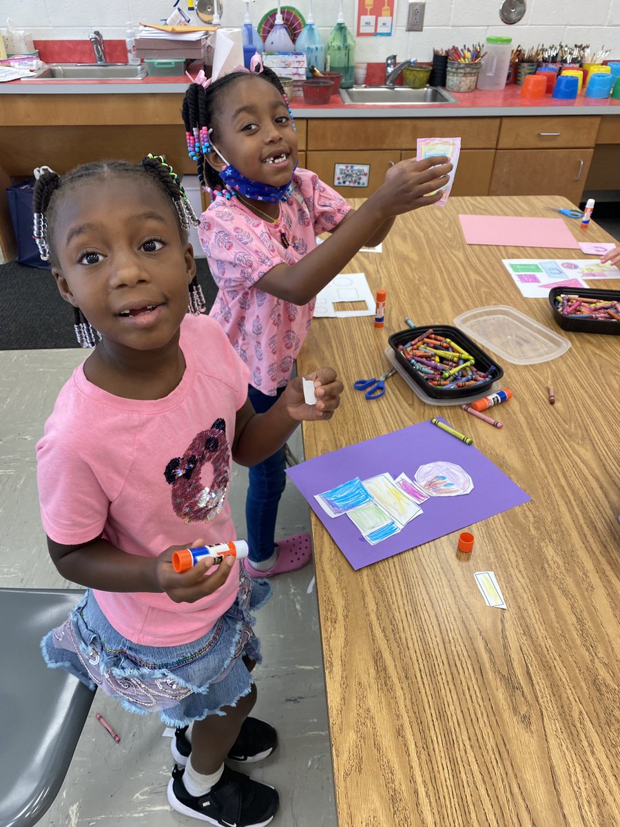 hellomsdey's tweet photo. Students learned about shapes and created their own cool shape robots. #artclass #elementaryarts @makishawilliams @FineArtsHCS @HenryCountyBOE @WES_HCS https://t.co/pOUwpfDK0K