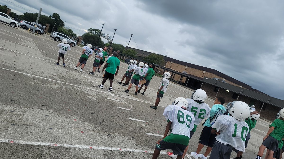#hempsteadmsfootball getting it done even with the rain delay 🏈