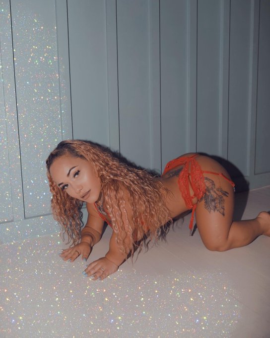 Some fairy dust for your time line ✨✨✨ @funsizehanna https://t.co/BcLVXKzDwf<a class="tags" target="_blank" title="On Twitter" href="/?out=eyJ0eXAiOiJKV1QiLCJhbGciOiJIUzUxMiJ9.eyJpYXQiOjE3MTg0MDQ5MTIsImlzcyI6InR3cG9ybnN0YXJzLmNvbSIsIm5iZiI6MTcxODQwNDkxMiwiZXhwIjoxNzQ5OTQwOTEyLCJyZWRpcmVjdF91cmwiOiJodHRwczovL3R3aXR0ZXIuY29tL2Z1bnNpemVoYW5uYSJ9.1pya-sK0-s907MG611Pmjk77WovCtnhRjVcP5muF-wL6EJNJ9Qdi7RJP3jDTd_Ym4dmB_Bs4veDX03-KP-sfyw">@funsizehanna</a><a href="/tag/onlyfans"class="tags"><span>#onlyfans</span></a>