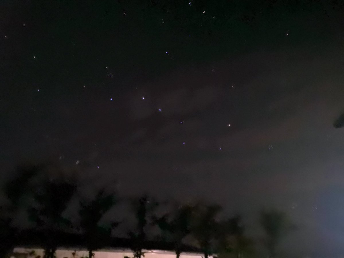 whitt74's tweet photo. #stargazing #nerd #devon https://t.co/Wc0ORot06E