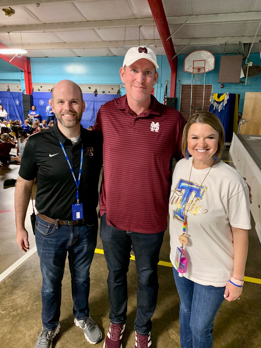 tupeloschools's tweet photo. Many thanks to @RadioWyatt for taking time out of his busy schedule to come read to the @rankintpsd students. What a treat. Again, our community support is off the charts. #TPSD https://t.co/RQm6c2HMYs