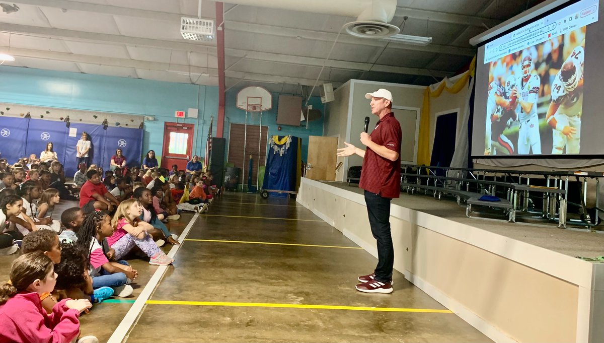 tupeloschools's tweet photo. Many thanks to @RadioWyatt for taking time out of his busy schedule to come read to the @rankintpsd students. What a treat. Again, our community support is off the charts. #TPSD https://t.co/RQm6c2HMYs