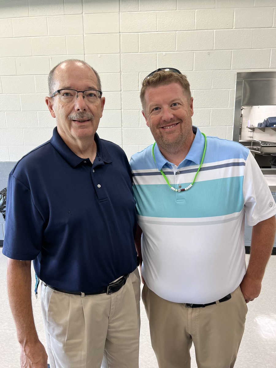 cbbpayne's tweet image. Family and friends makes #MAFirstDay and #MACSawesome! #JOfamily @MACSchools