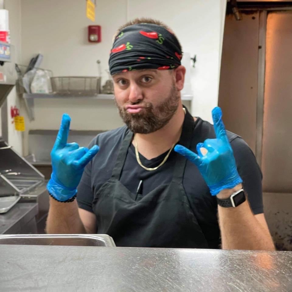 ChilisBrett16's tweet photo. Look at the glow up! #chilihead4life https://t.co/CQnVh1MC0U
