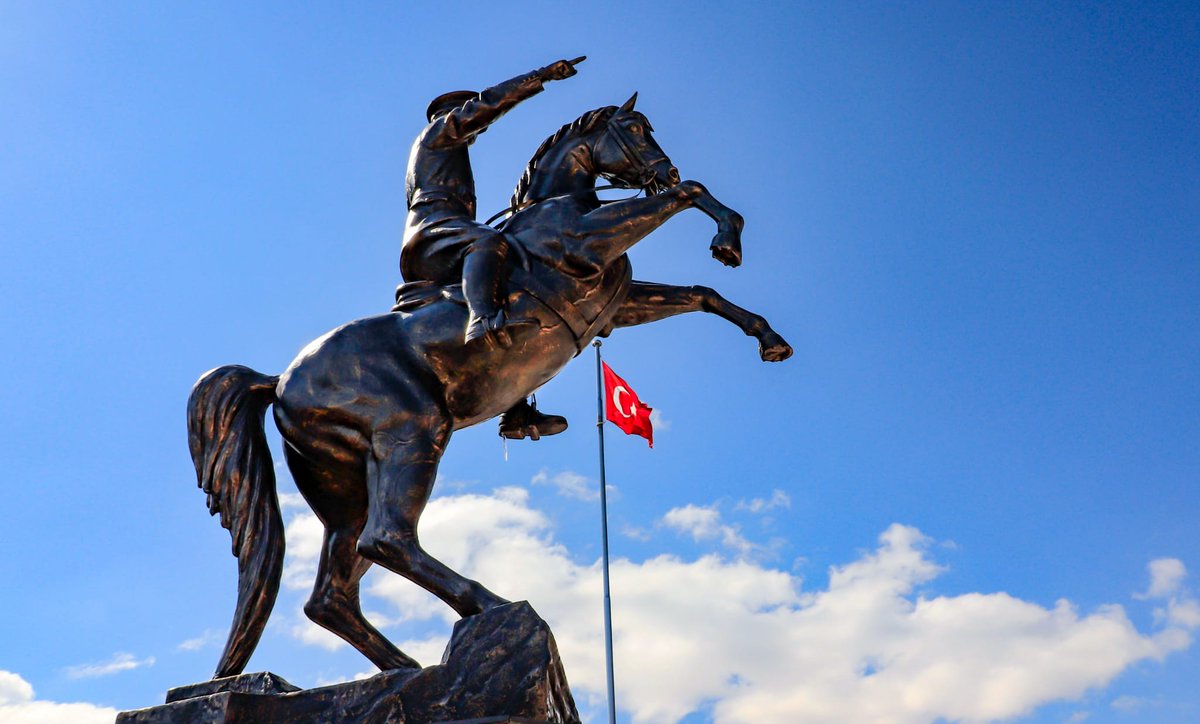 dogasureyya's tweet photo. Sonsuz ışığımız! #30AgustosZaferBayrami'mızın 100.yılı kutlu olsun.
Mustafa Kemal Atatürk'e ve tüm kahramanlarımıza saygı ve minnetle... https://t.co/XY9ZIjjFzk