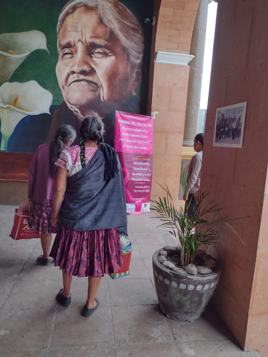MISOCA_AC's tweet photo. Exposición fotográfica; Testimonios de vida en Hueyapan Puebla.

#AvonMéxico #CáncerDemama #PromesaAvon #misocaac https://t.co/RxELtiXQ1d