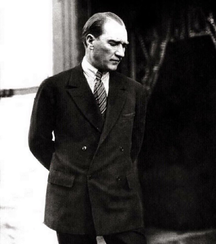 "Büyük ölülere matem gerekmez, fikirlerine bağlılık gerekir."