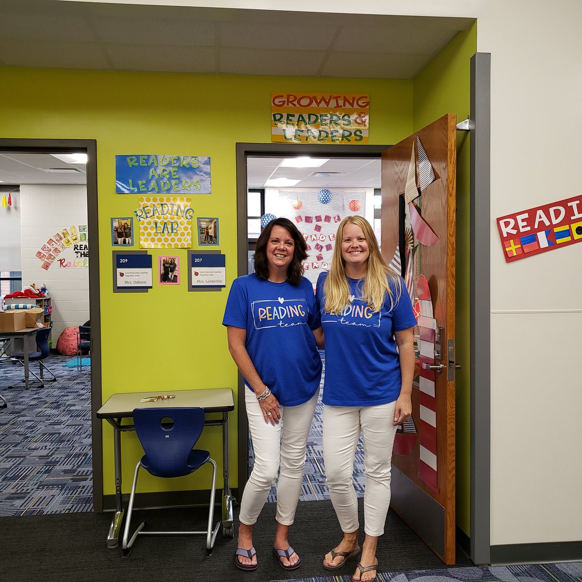mpenneyosborn's tweet photo. Great first day!🍎 The Ryan Reading Team is ready to go! 📚 #glcsryan @rwoodrow8 @ambell0727 @blockerbie_gl https://t.co/CDQyurfe20