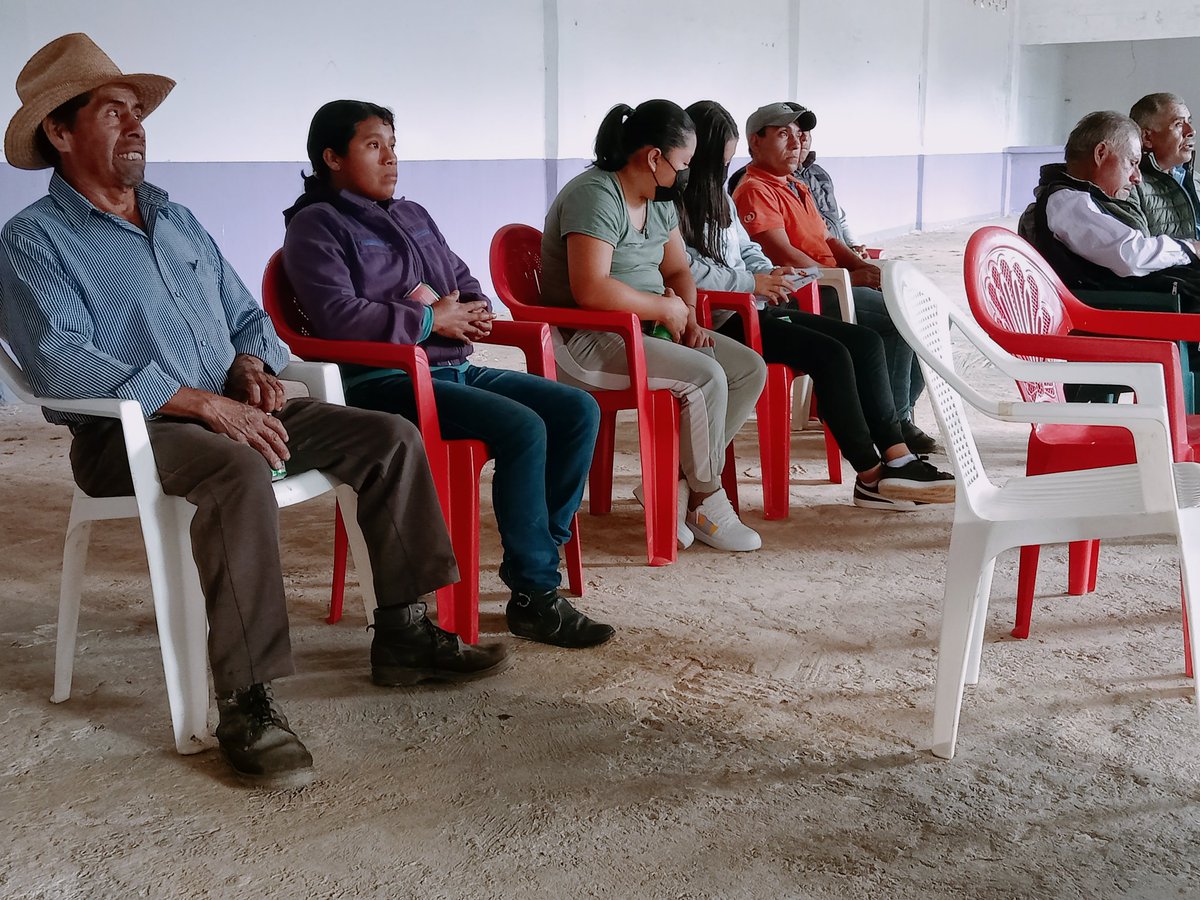 surcooaxaca's tweet photo. #Indigital 

Dando continuidad a las #CapacitacionesComunitarias sobre "Derechos Digitales y acceso a la información en lenguas indígenas", el pasado 27 de agosto visitamos la comunidad de San Lucas Zoquiapan, #TeotitlándeFloresMagón, #Oaxaca. https://t.co/DG7MIKFJWi