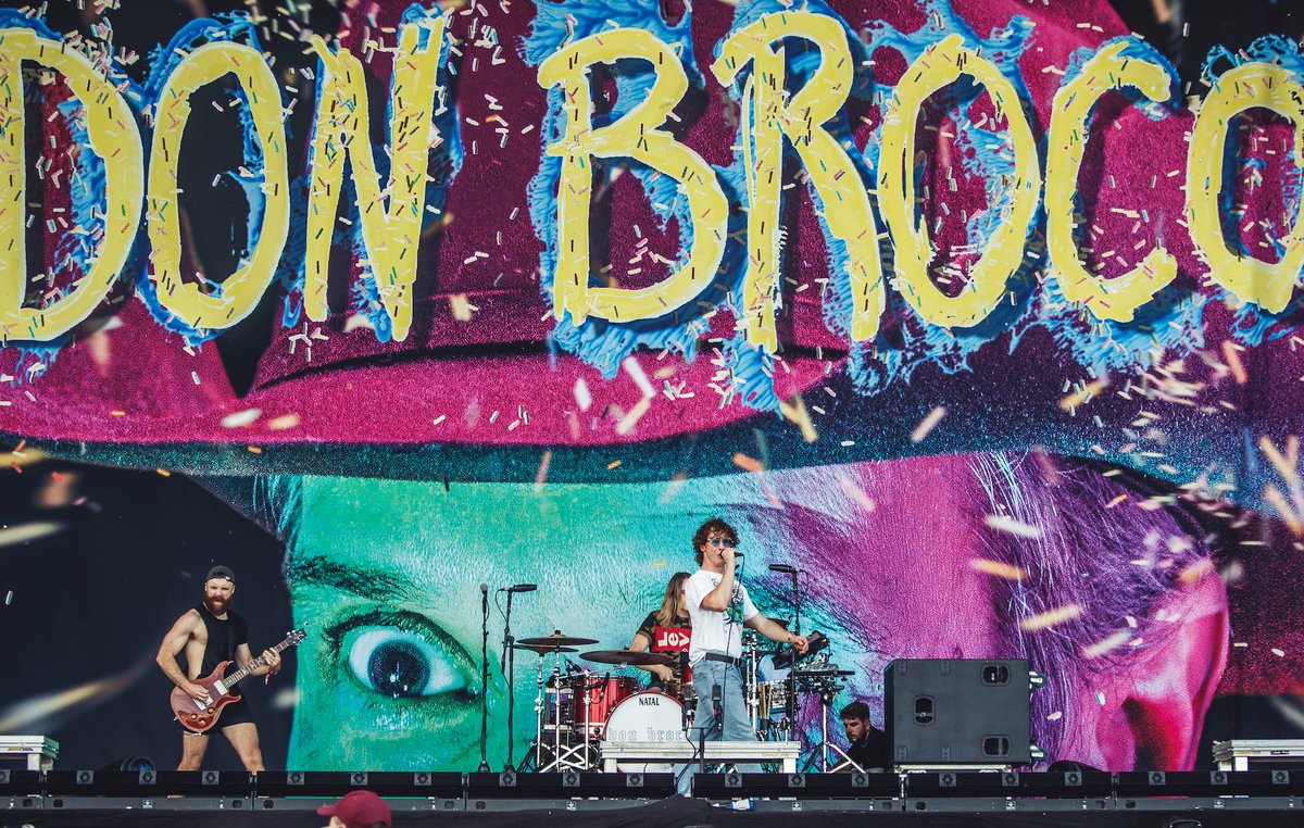 FestInsiderUK's tweet photo. Don Broco tease secret set at Reading Festival today - https://t.co/yKsLE6i31i #Festivals #News https://t.co/hl7baWLa61