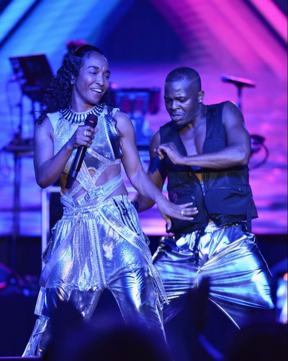 datgirlchilli's tweet photo. @officialchilli at the tour Saturday ππππ§‘ππ #chillitlc #chillithomas #rozondathomas #tour #concert #chillithomas #Hollywoodcasino @Hollywood_CTown #mygirl #hotchilli #tlc https://t.co/lqjhZoIHUL