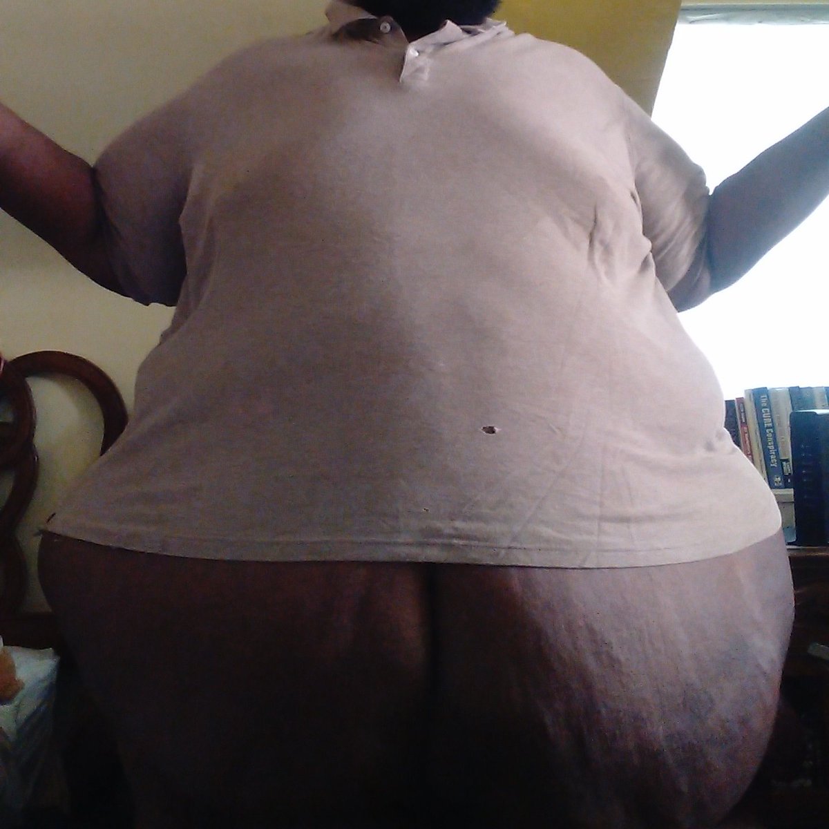 fatdaddymukbang's tweet photo. Super fat guy in a little shirt. See me squeeze into it and more at https://t.co/vG2HBTQYfV. RT if you love big fat daddies😉 https://t.co/P0rbaBsLrJ