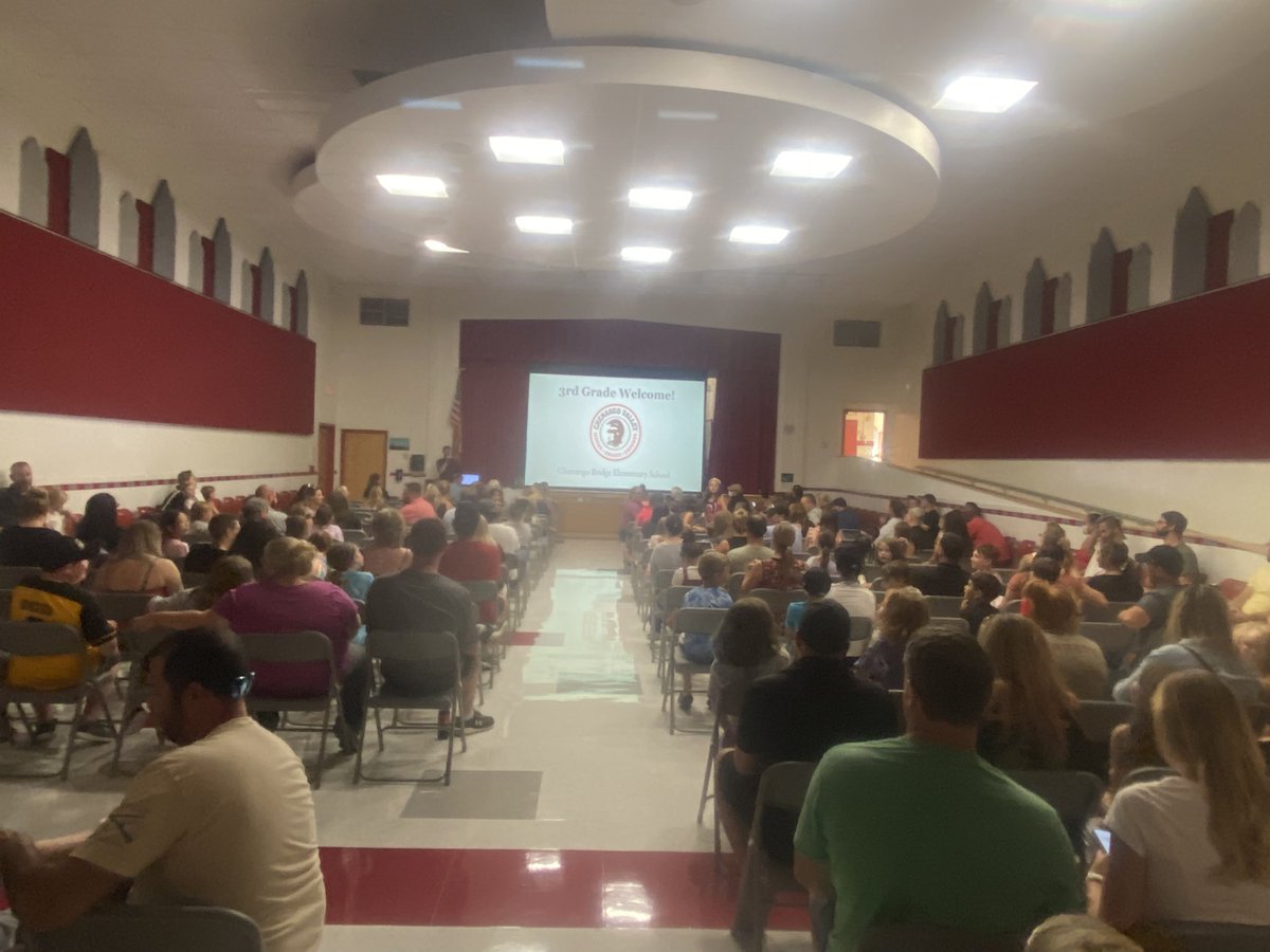 mlrob87's tweet photo. Incoming 3rd Graders at Chenango Bridge! Welcome to CB! It is going to be a great year! #classof2033 #warriorpride @CBPrincipalTC @CVCommSchools @CVCSDWarriors @CVSupt https://t.co/4W4f8ajbhQ