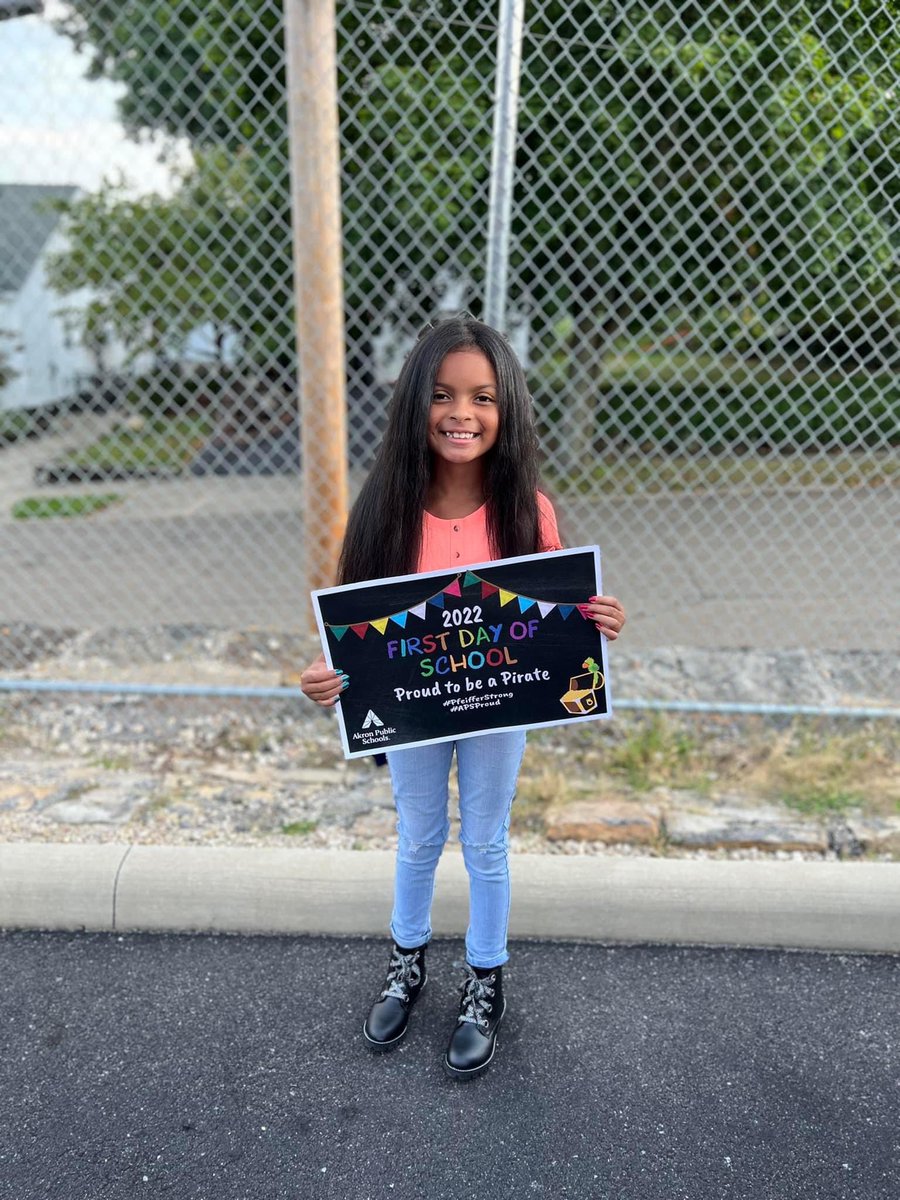 Pfeiffer_APS's tweet photo. Great first day for our 4th and 5th graders at Pfeiffer! #APSProud #PfeifferStrong https://t.co/1knQfoax3x
