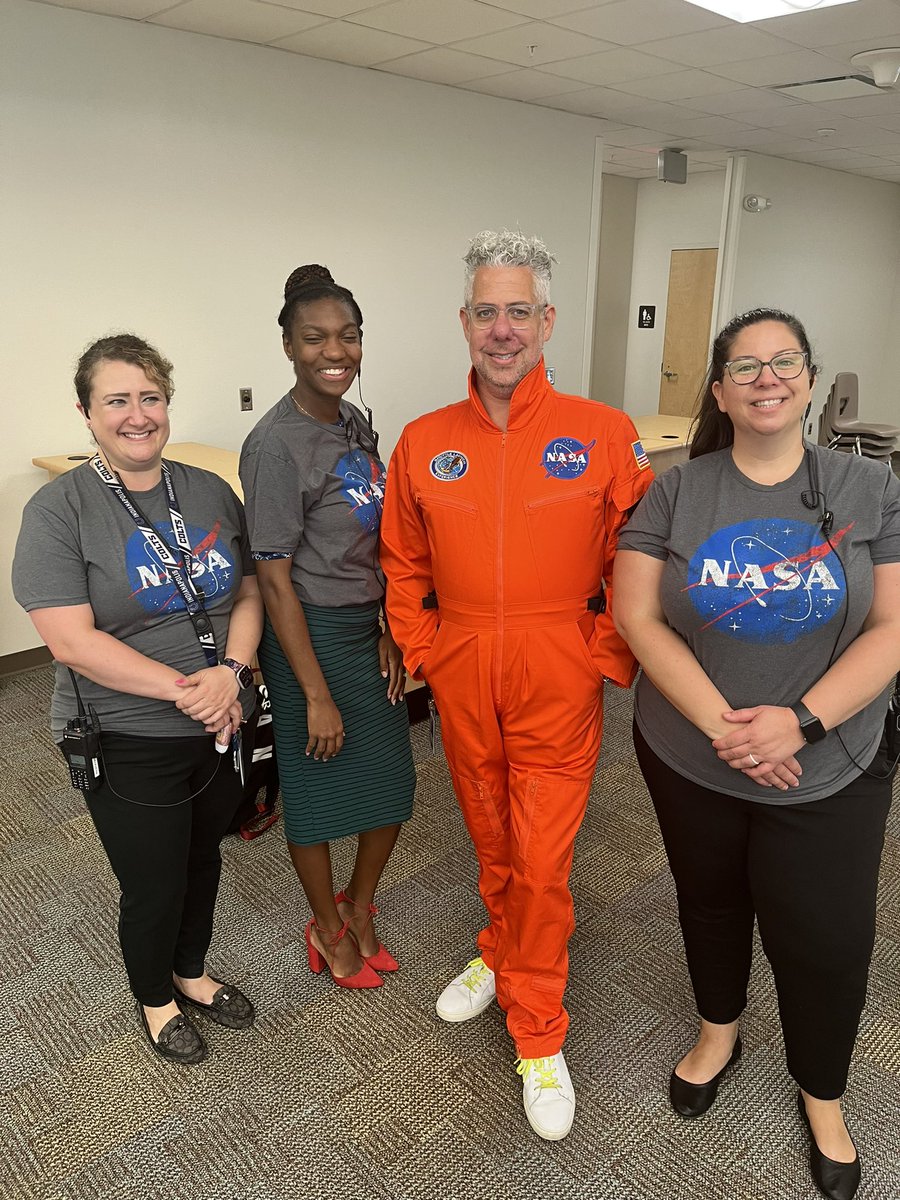 officialocpsace's tweet photo. Who has the coolest, flyest, and most stylist Principal and Admin team around??👀👀 I’ll wait!! Oh yeah ACE does 🤭😜 @PrincipalDaub was ready for the Launch today! #Artemis1 #ocps #NASAArtemis #NASA https://t.co/Nbr6cEto5b