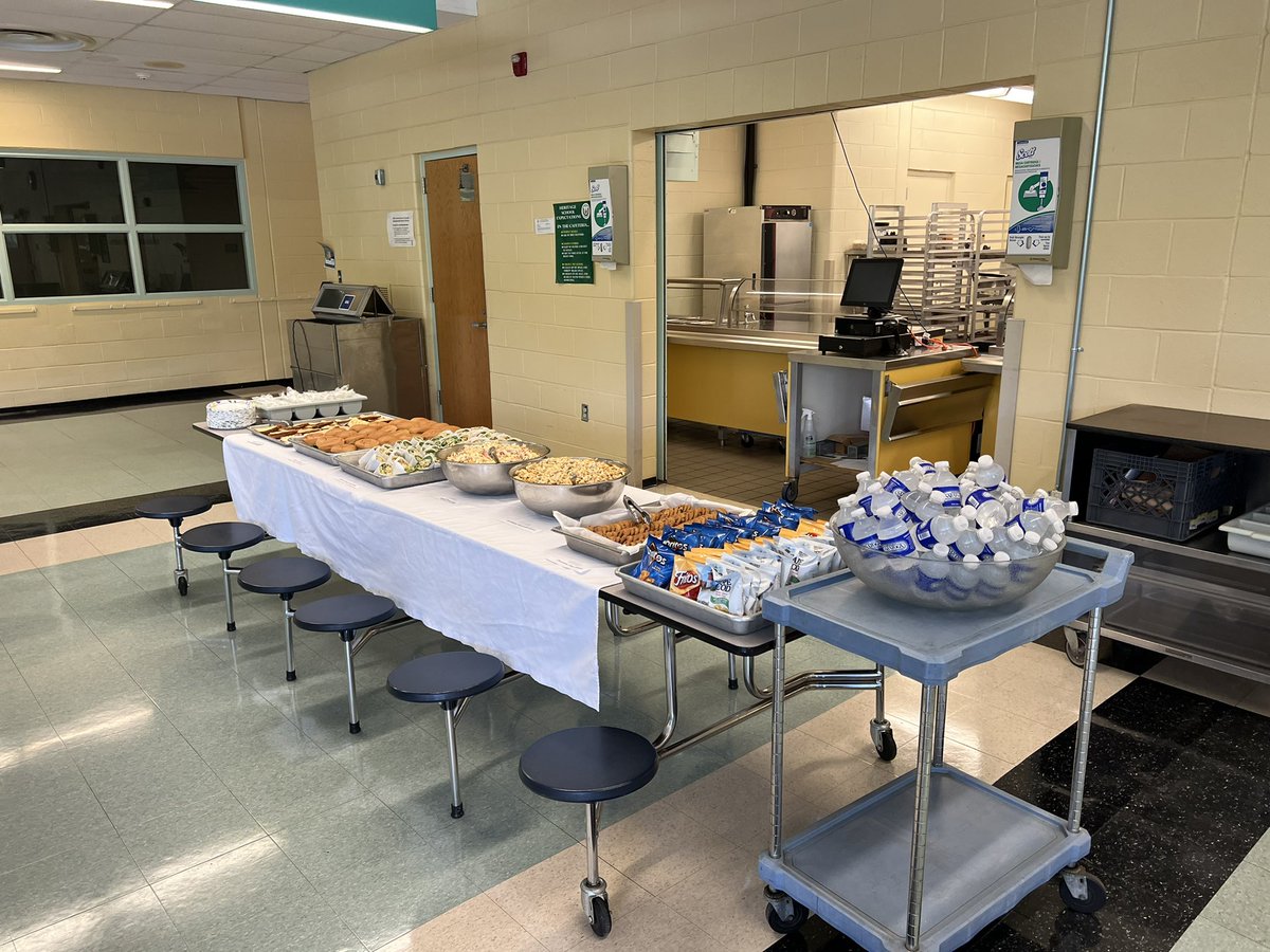 dc_dept's tweet photo. Teacher lunch at Heritage School today! @heritage_34 https://t.co/sM9BynTevJ